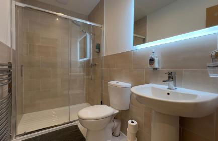 1 bed Apt close to Leeds Arena Sleeps up to 4 people F6 - Photo 15