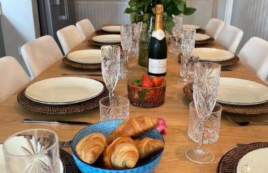 6BR Luxury Beach House Hot Tub & Sea Views - Foto 33