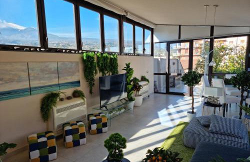 Luxury Panoramic Loft with heated saltwater pool and parking near Taormina, Catania, the Sea and Mount Etna by SicilianRelaxingHomes - Foto 22