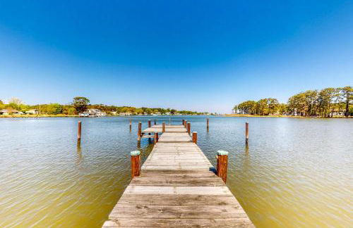 Deck and Private Dock! Winchester Creek Estate - Foto 40