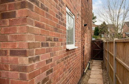 Contemporary Private Home Near Nottingham with Free Parking and Garden - Foto 15