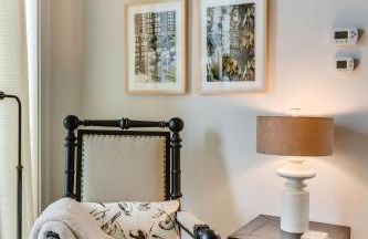 Designer 3BR with Balcony & Elevator on Clark! apts - Photo 27