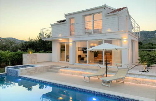 Holiday house Trogir NATURA with swimming pool - Foto 1
