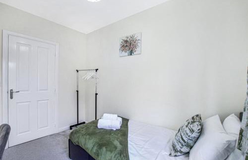 4Bed 3 Bath Home I Sleeps 7-9 I Family & Contractors I Parking - Foto 14