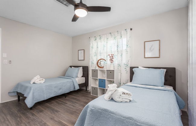 Playful Dolphins Pool Home - Foto 25