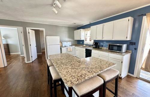 Cottage 17- Lees Ford Marina - Photo 2