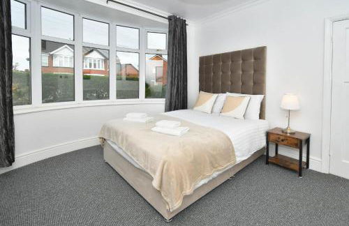 Moonlight House - sleeps 7, driveway, garden - Photo 20