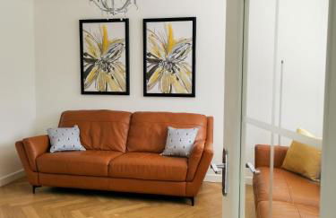 Bee At Home - Photo 8