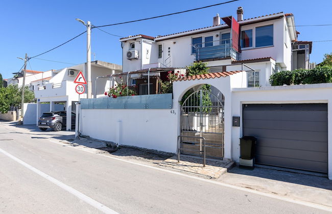 Modern Apartment in Arbanija with Hot Tub - Foto 39