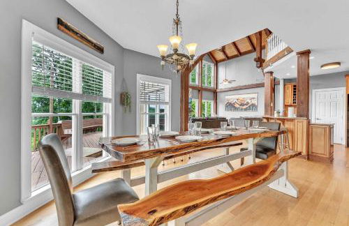 The Retreat at Wildwood - Hot Tub Theater & Deck - Foto 11