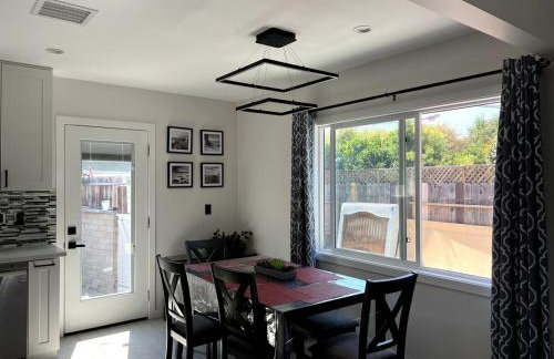 Cheerful house with EV, Parking & backyard - Foto 35