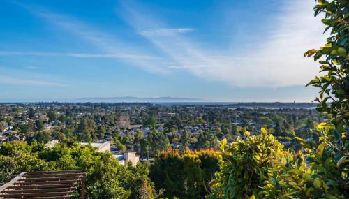 Luxury Home Atop the Hills - Foto 4