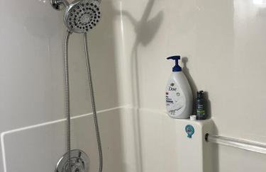 420 friendly 3 bedroom upstairs apartment - Foto 20