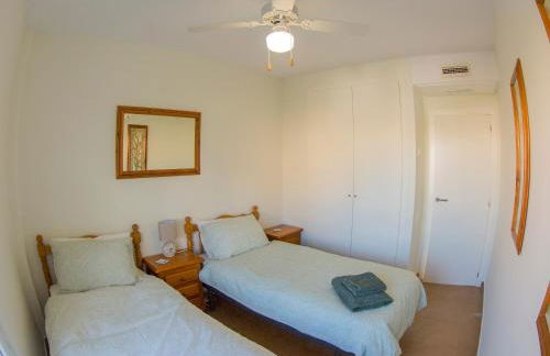 2 bedroom apartment - Sleeps 4 - Pool - Garden - Foto 10