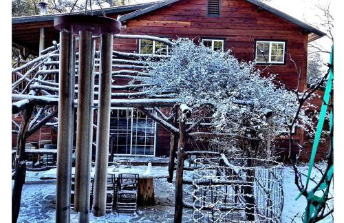 Grand Rustic Cabin Rental with Private Hot Tub near Escondido, California - Foto 6