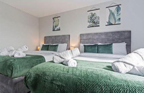 Tropical Suite - 2 Bed 2 Bath City Centre Netflix Games - Exclusive Weekly and Monthly DEALS - Raozee Homes - Foto 19