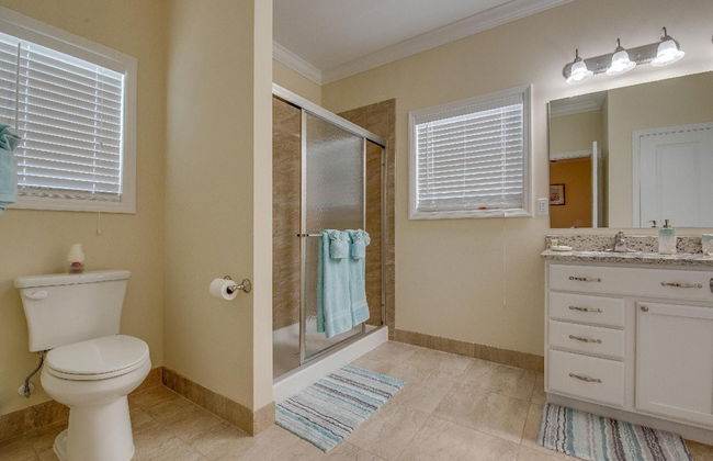 2 Beautiful 4 Bed 3 Bath Pool Home w Free Dock - Foto 21