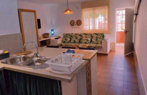 Dos Casas juntas y Patio común a 25 metros de la Playa - Photo 14