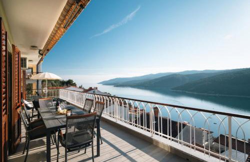 Blue Horizon Apartment a Seaside Escape in Rabac - Foto 1