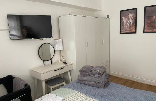 Slough - Sleeps 3 - Petfriendly - Riverside - Bay - Photo 19