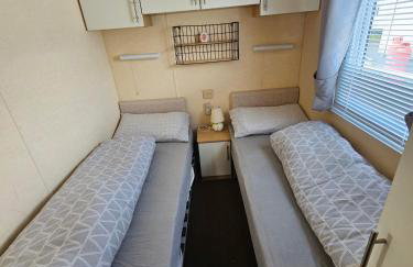 Honey Cottage Caravan Park - Foto 48