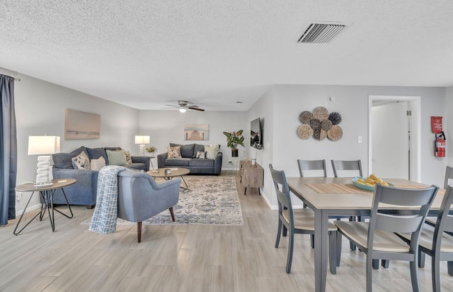 Serenity Retreat: Charming Home Near Attractions! 3 Bedroom Home by RedAwning - Foto 21