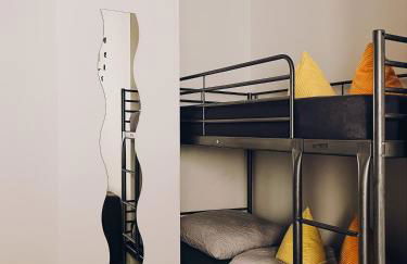 Neuwertiges Apartment mit schnellem WLAN, Netflix, Glasfaser, Kostenlose Privatparkplatz auch für Transporter geeignet R8 - Foto 3