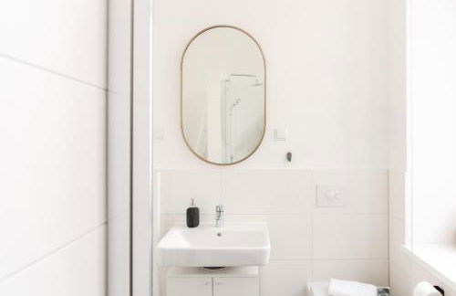 Exklusive Luxus-Unterkunft in Berlin Mitte: 2 Apartments, 130m², Designer-Möbel, Co2 neutrale Reinigung - Foto 40