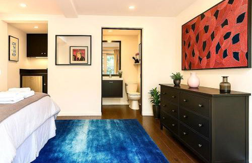 Chic Private Hollywood Hills Guest Suite Oasis with Tree-Top Views, Outdoor Living Room, Only 2 Minutes from Hollywood Boulevard - Foto 5