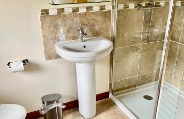 Oaklodge House - Photo 67