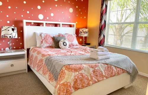 Disney Dream with Hot Tub, Pool, Xbox, Games Room, Lakeview, 10 min to Disney, Clubhouse - Foto 42