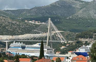 Cruise Ship Bridge View Apartment Luka - Foto 7