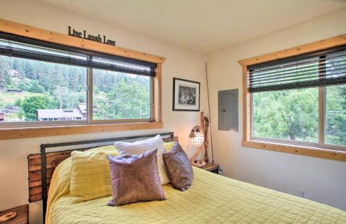 Waterfront Cabin with 2 Boat Docks and Mtn Views! - Foto 10