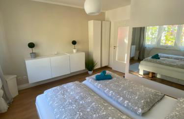 "GREENSUN-HOMES" Messe, Flughafen und Zentrums nah, Ruhig, Modern, schnelles WLAN, Balkon und Küche, freies Parken, 4 Schlafplätze möglich - Photo 1