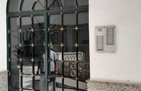 Between Beach & Center - Photo 10