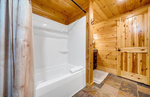 The Holiday Cabin at Lake Lure - Photo 57