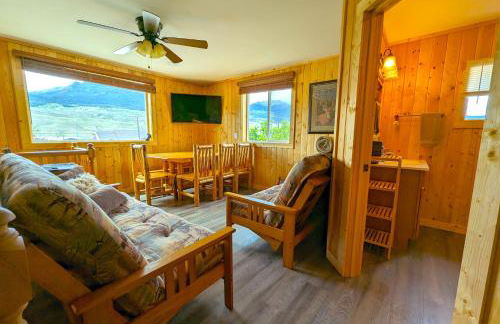 Yellowstone's Treasure Cabins - Foto 58