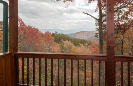 Red Apple Mountaintop cabin hot tub, WiFi, Pet friendly, Fireplace, pit, BEST VIEWS - Foto 16
