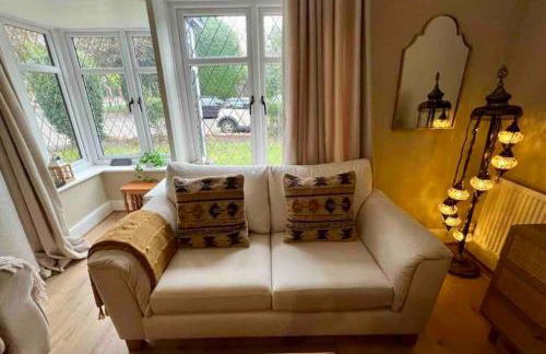 Beautiful flat sleeps 4 in Taplow Maidenhead Near Windsor and Ascot racecourses Near Legoland - Foto 5