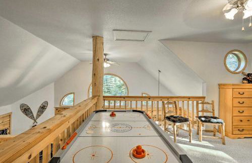 Bayfield Cabin with Wraparound Deck and Fire Pit - Foto 14