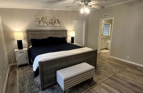 Spacious Vacation Rental with Stunning Lake Views from the Incredible Deck for an Amazing Getaway in Sabine National Forest in Hemphill, Texas - Foto 19