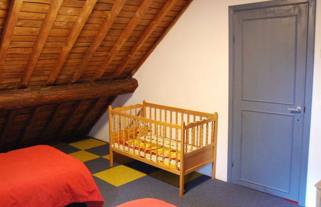 Large Hunting Lodge With Enormous Beautiful Garden - Photo 3