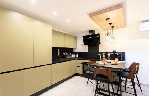 #45 Quiet chic 5mins walk to port and beach AC Wifi - Foto 9