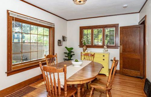 615 Ash Avenue - Modern Retreat w Hot Tub - Foto 7