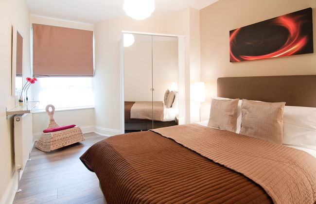 SHQ Apartments - Photo 6