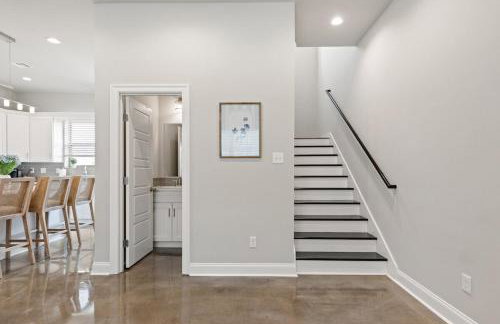 NEW Youngsville Escape KING Beds Cajun Luxury WiFi - Foto 17