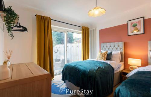 Stunning Bishop Auckland House with 5-bedrooms & 8 Beds Sleeps 12 with Free Parking by PureStay - Foto 8