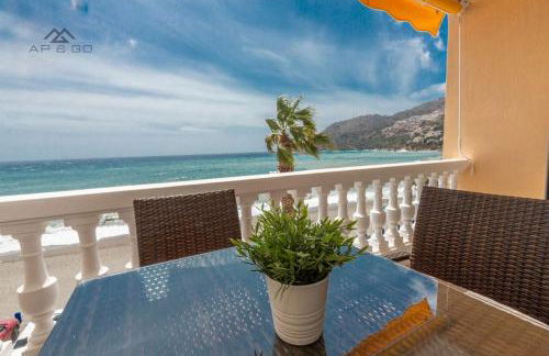 Castillo Beachfront SeaViews - Photo 2