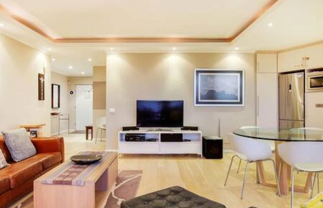 Secure Holiday Apartment w Private Pool Calico - Photo 27