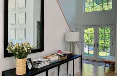 Quiet Luxury in the Heart of the Hamptons - Foto 8